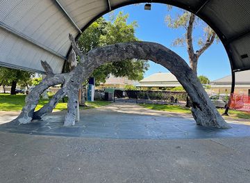 australia/adelaide/glenelg/landmark/old-gum-tree-reserve