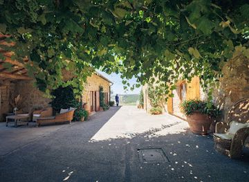 italy/val-d-orcia/landmark/villa-apparita