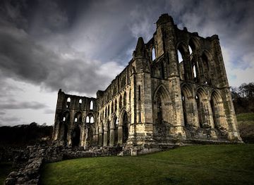 united-kingdom/yorkshire/attraction/rievaulx-abbey-2