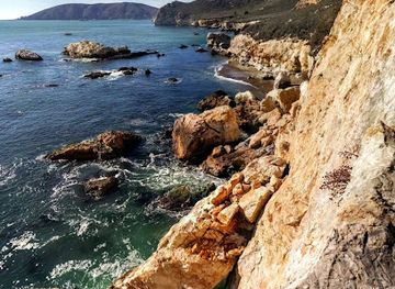 california/pismo-beach/landmark/smugglers-cave