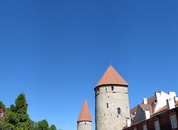 estonia/tallinn-old-town/landmark/towers-square