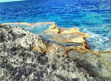 new-caledonia/lifou/landmark/le-tamanou-beach
