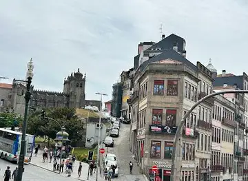 Praça Almeida Garrett, Porto