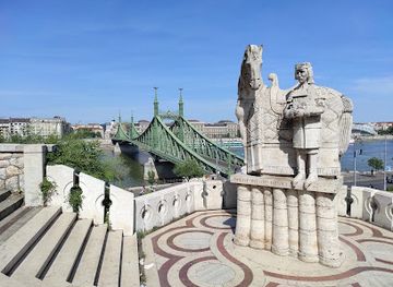 hungary/budapest/gellert-hill/landmark/gellert-hill-cave