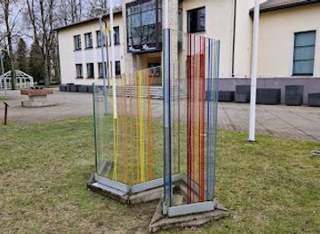 estonia/jarva-county/landmark/lihtsate-vaartuste-monument