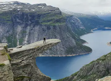 Trolltunga Hike Starting Point