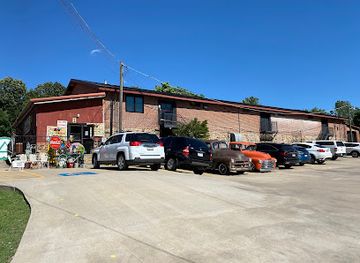 arkansas/fayetteville/landmark/fayetteville-s-funky-flea-market