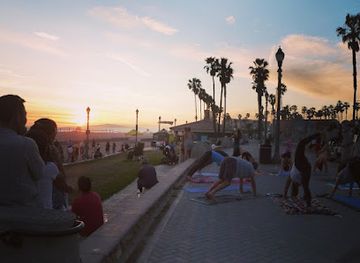 california/huntington-beach/landmark/huntington-city-beach