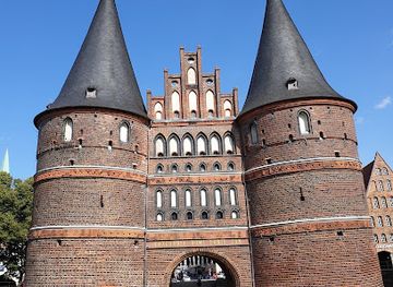 germany/lubeck/innenstadt/landmark/holstentor-square