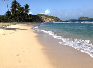 grenada/levera-beach/landmark/bathway-beach