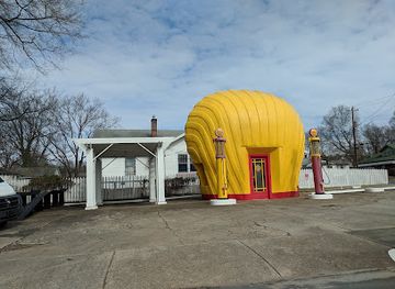 north-carolina/winston-salem/landmark/shell-shaped-shell-station-historic-landmark