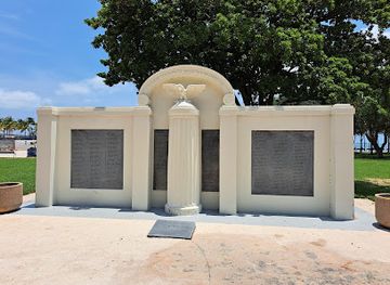 florida/miami/landmark/dade-county-war-memorial