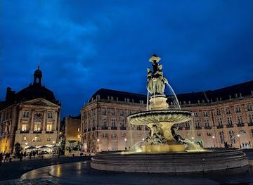 france/bordeaux-wine-region/landmark/place-de-la-bourse