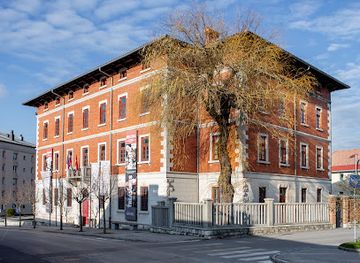 slovenia/postojna-cave/landmark/notranjski-muzej-postojna