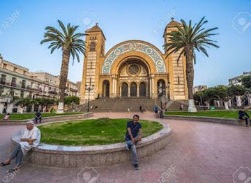 algeria/oran-coast/landmark/joan-of-arc-square