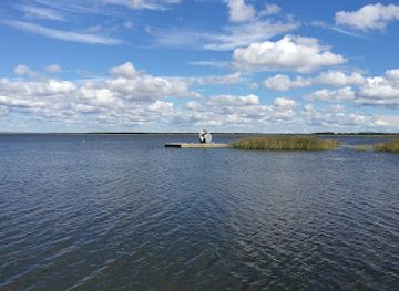 estonia/laanemaa/landmark/tsaikovski-pink