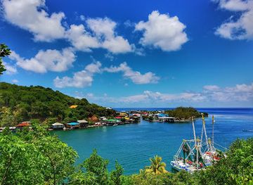 honduras/roatan/landmark/roatan-travelers-tours-transportation-co