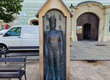 City ​​Guard Statue