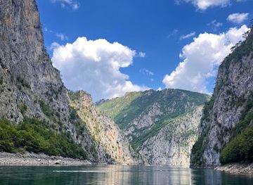montenegro/piva/landmark/piva-lake-boat-trip