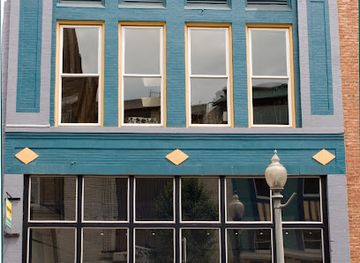 virginia/roanoke/landmark/wilson-hughes-gallery-contemporary-fine-art-craft