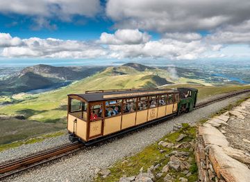 united-kingdom/snowdonia-national-park/landmark/snowdon-mountain-railway