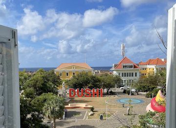 curacao/punda/landmark/dushi-sign