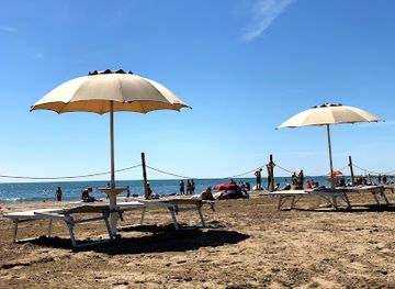 italy/venice-lido/landmark/bluemoon-spiaggia-lido-di-venezia