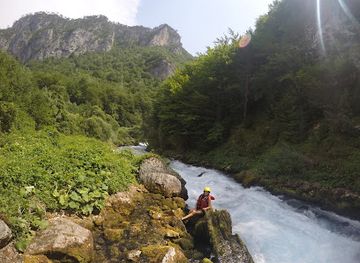 montenegro/tara-river-canyon/landmark/info-rafting-tara