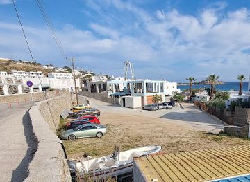 greece/mykonos/platis-gialos/landmark/parking-portes-platis-gialos