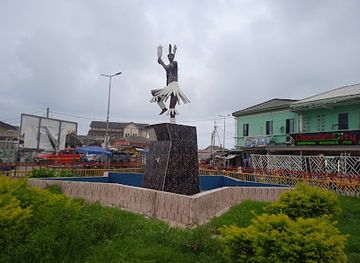 ghana/takoradi/landmark/fetish-priest-statue