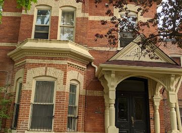 canada/toronto/kensington-market/landmark/historical-plaque-alice-and-dan-heap