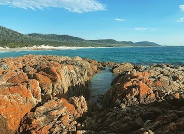 australia/freycinet-national-park/landmark/friendly-beaches