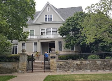 illinois/quad-cities/landmark/butterworth-center-and-deere-wiman-house