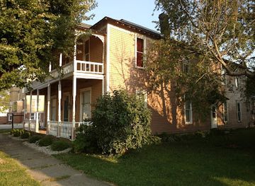 indiana/east-central-indiana/landmark/roads-hotel