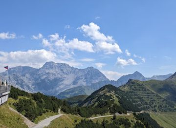 liechtenstein/alp-trubbach-trail/landmark/furstin-gina-weg