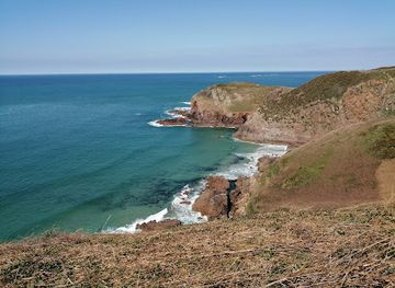 jersey/la-rocque-harbour/landmark/grosnez-castle