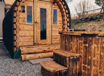 faroe-islands/runavik/landmark/gotugjogv-log-house