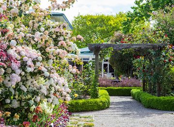 new-zealand/new-plymouth/landmark/centuria-taranaki-garden-festival