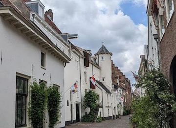 netherlands/nijmegen/landmark/muurhuizen