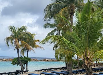 curacao/mambo-beach/landmark/punda-love-heart