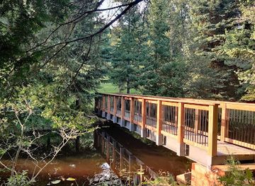 canada/haliburton-highlands/landmark/arching-pines-bed-breakfast