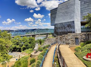 tennessee/chattanooga/landmark/bluff-view-art-district