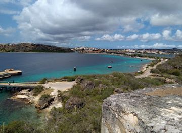 curacao/mambo-beach/landmark/tugboat-beach