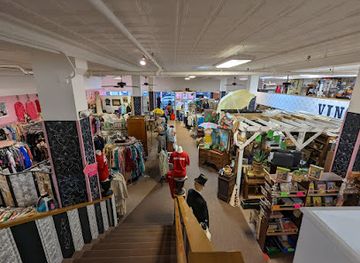 missouri/sedalia/landmark/nostalgia-vintage-apparel-and-marketplace