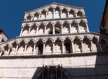 italy/pisa/landmark/chiesa-di-san-michele-in-borgo