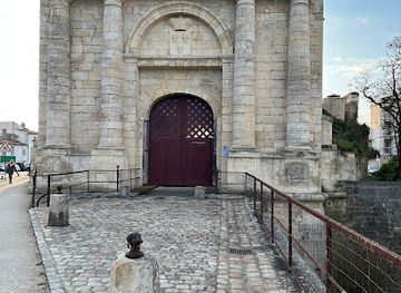 france/la-rochelle/landmark/royal-gate