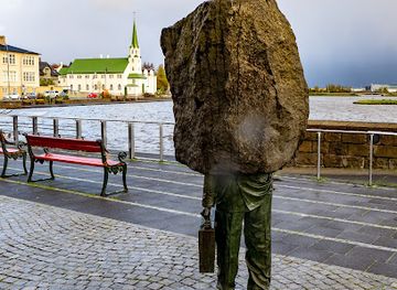 iceland/borgarfjörður/landmark/the-unknown-bureaucrat