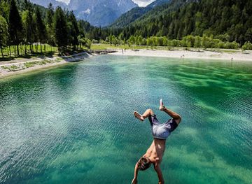 slovenia/bohinj/landmark/juliana-trail-slovenia-sunrose-7