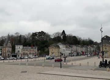 france/tours/landmark/station-place-choiseul-tram