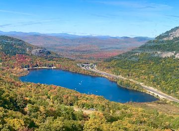 new-hampshire/lakes-region/landmark/franconia-notch-state-park